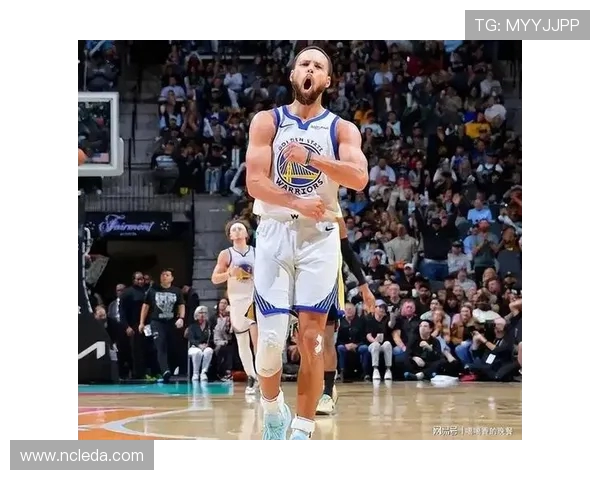 以斯蒂芬·库里为核心解析篮球技巧与领导力的完美融合