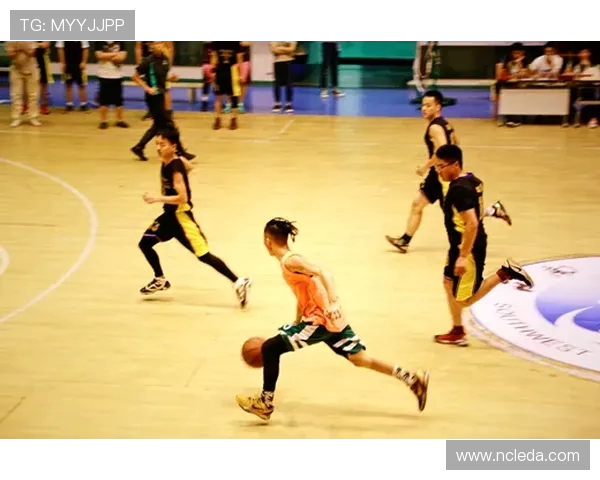 篮球燃梦青春赛场挥洒激情共同见证团队与荣耀的力量