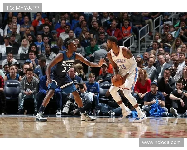 勇士与雷霆激战全场精彩回顾与赛后分析