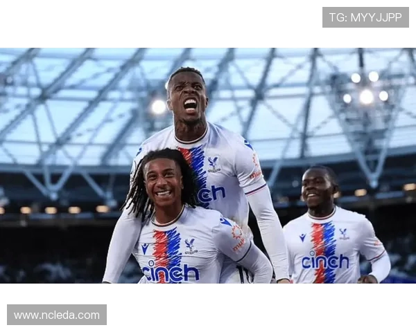 希拉尔与沙特纳萨的巅峰对决揭示足球战术与团队合作的魅力 希拉尔与沙特纳萨的巅峰对决揭示足球战术与团队合作的魅力